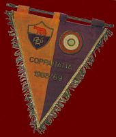 Gagliardetto in
                  panno Coppa Italia 1968/69, usato nel Torneo
                  Angloitaliano 1970